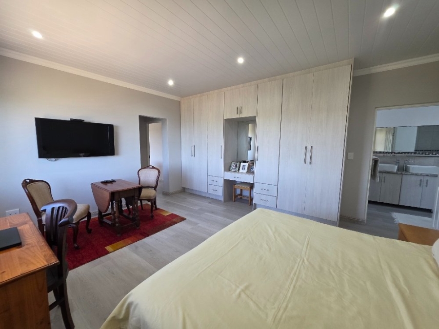 4 Bedroom Property for Sale in Dana Bay Western Cape